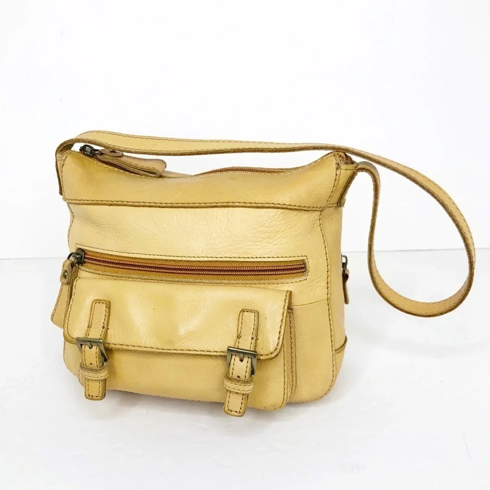 Fossil tan pebbled leather shoulder purse
